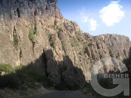 Քարերի երկիր, ժայռերի երկիր Հայաստանս...