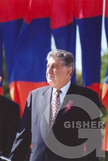 Карен Демирчян