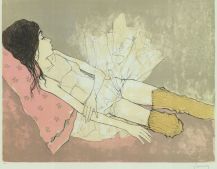 Opheli with pink pillow