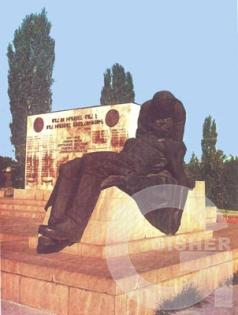 Monument to the Djanfida co-villagers killed in the Great Patriotit War, 1968, bronze, white tuff stone.