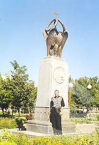 Zohvac Azatamartikneri Hishatakin, 1998