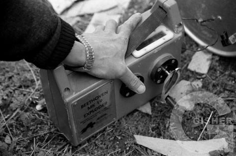 HALO Trust controlled detonation, Askeran, Nagorno Karabakh © Onnik  Krikorian , Oneworld Multimedia.