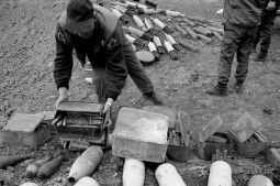 HALO Trust controlled detonation, Askeran, Nagorno  Karabakh  © Onnik Krikorian , Oneworld Multimedia.