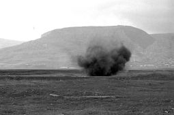 HALO Trust controlled detonation, Askeran, Nagorno Karabakh © Onnik Krikorian  ,  Oneworld Multimedia.