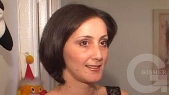 Chein spasum - Anjela Tovmasyan, Hayeli