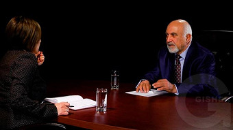 Hayelu araj - Paruyr Hayrikyan